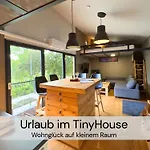 Tinyhousebeidresden Mit Fasssauna Unser Groesstes Winziges Haeuschen Fuer Bis Zu 7 Personen, Kaminofen, Grosse Terrasse - Naehe Saechsische Schweiz - Von Juni - September Mindestmietzeit 1 Woche Sa-sa Holiday home
