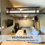 Holiday home Tinyhousebeidresden Mit Fasssauna Unser Groesstes Winziges Haeuschen Fuer Bis Zu 7 Personen, Kaminofen, Grosse Terrasse - Naehe Saechsische Schweiz - Von Juni - September Mindestmietzeit 1 Woche Sa-sa *