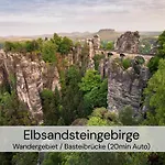 Holiday home Tinyhousebeidresden Mit Fasssauna Unser Groesstes Winziges Haeuschen Fuer Bis Zu 7 Personen, Kaminofen, Grosse Terrasse - Naehe Saechsische Schweiz - Von Juni - September Mindestmietzeit 1 Woche Sa-sa *