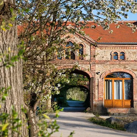 Tinyhousebeidresden 3 Fuer 2 - 7 Personen, Naehe Saechsische Schweiz, Dresden, Mit Badeteich Grossharthau