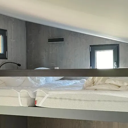 Holiday home Tinyhousebeidresden 3 Fuer 2 - 7 Personen, Naehe Saechsische Schweiz, Dresden, Mit Badeteich