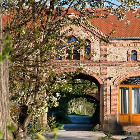 Tinyhousebeidresden Mit Faßsauna Unser Größtes Winziges Häuschen Für Bis Zu 7 Personen, Kaminofen, Große Terrasse - Nähe Sächsische Schweiz - Juli - August Mindestmietzeit 1 Woche Sa-sa