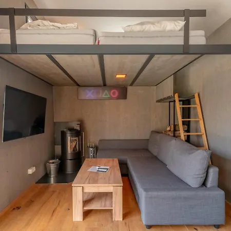 Tinyhousebeidresden Mit Faßsauna Unser Größtes Winziges Häuschen Für Bis Zu 7 Personen, Kaminofen, Große Terrasse - Nähe Sächsische Schweiz - Juli - August Mindestmietzeit 1 Woche Sa-sa Ferienhaus *