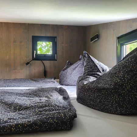 Tinyhousebeidresden Mit Faßsauna Unser Größtes Winziges Häuschen Für Bis Zu 7 Personen, Kaminofen, Große Terrasse - Nähe Sächsische Schweiz - Juli - August Mindestmietzeit 1 Woche Sa-sa Ferienhaus